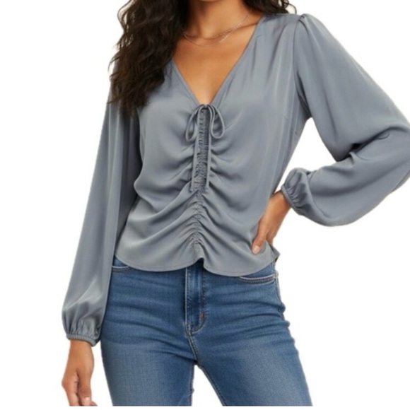 Abercrombie & Fitch Tops - Abercrombie & Fitch Gray ruched Front Long Sleeve Top Size Small Elegant Chic